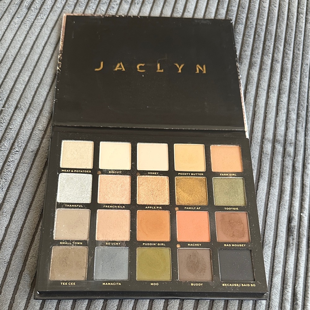 Jaclyn Multi-Tone Eyeshadow Palette Luxe Legacy